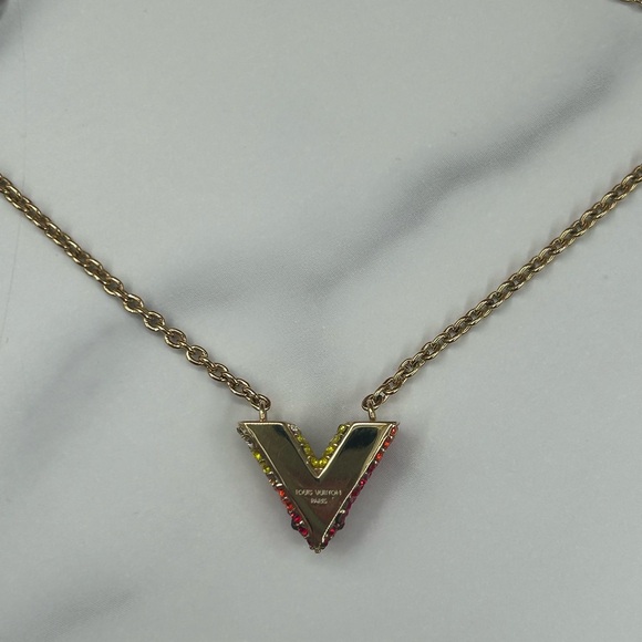🔥Louis Vuitton•Rhinestone Glory V Necklace - Picture 3 of 4